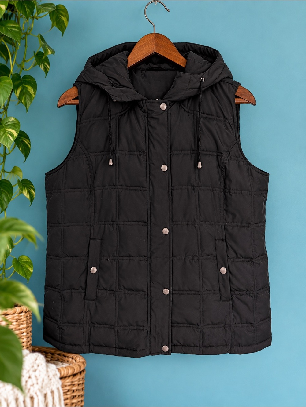 GAP Black Hooded Puffer Vest Quilted Zip Front L